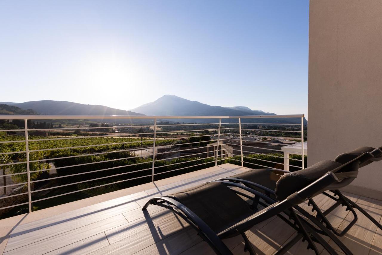 Villa Cristina - Relax - Piscina E Vista Mare カステッランマーレ・デル・ゴルフォ エクステリア 写真