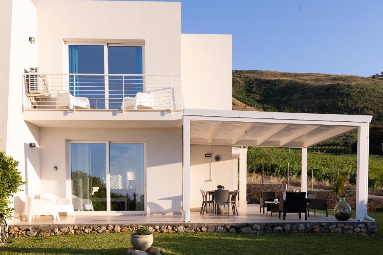Villa Cristina - Relax - Piscina E Vista Mare カステッランマーレ・デル・ゴルフォ エクステリア 写真
