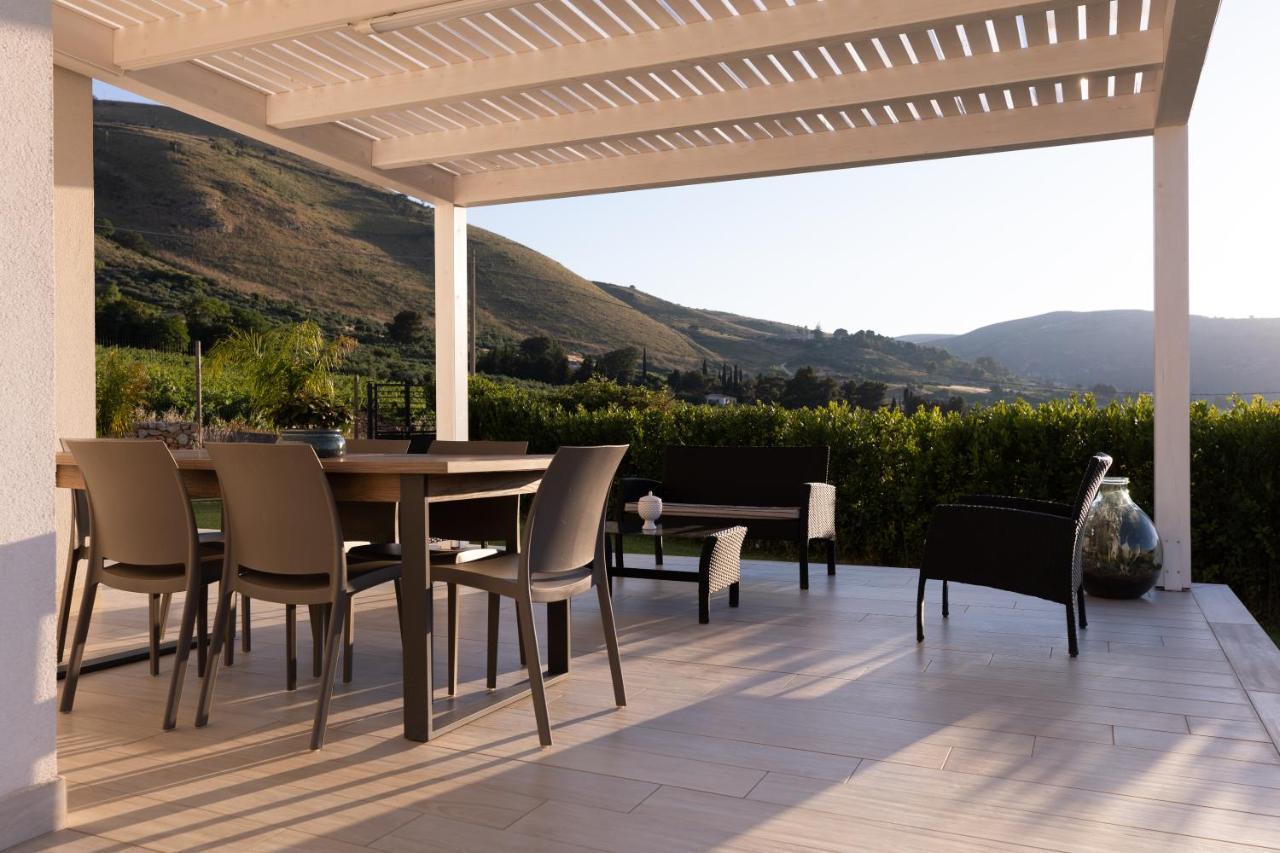 Villa Cristina - Relax - Piscina E Vista Mare カステッランマーレ・デル・ゴルフォ エクステリア 写真