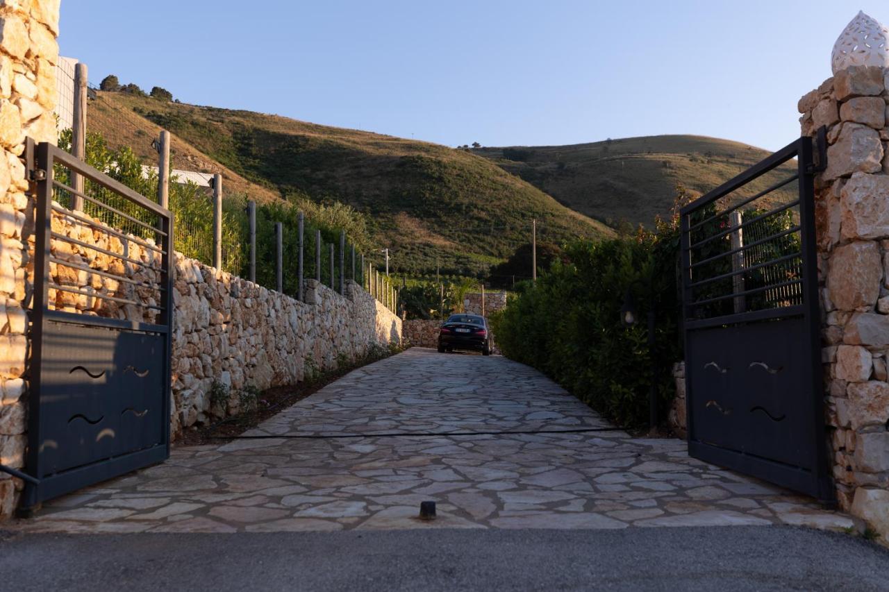 Villa Cristina - Relax - Piscina E Vista Mare カステッランマーレ・デル・ゴルフォ エクステリア 写真