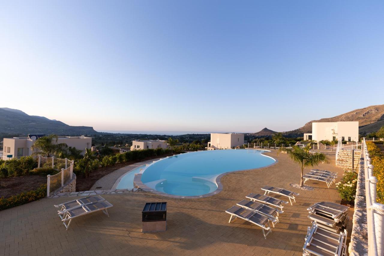 Villa Cristina - Relax - Piscina E Vista Mare カステッランマーレ・デル・ゴルフォ エクステリア 写真